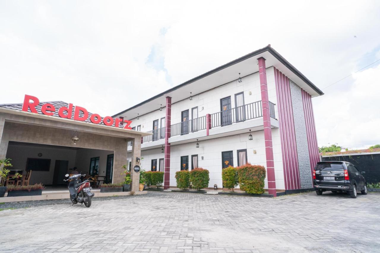 פלנגקראיה Reddoorz @ Wisma Pangrango מראה חיצוני תמונה